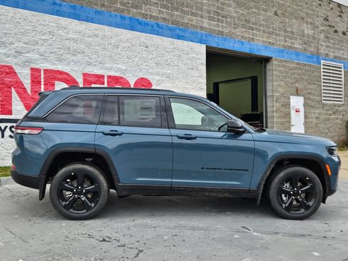 New 2026 Jeep Grand Cherokee Limited image 8