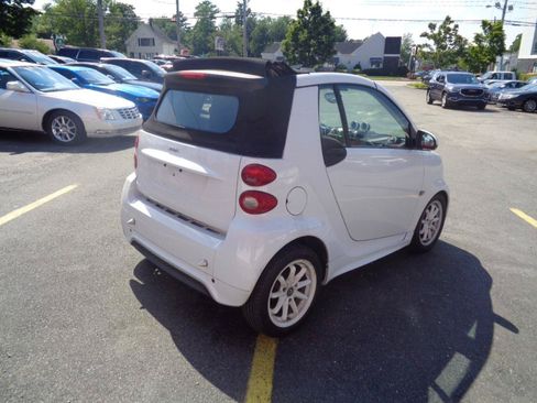 Used 2013 smart fortwo passion RWD image 6