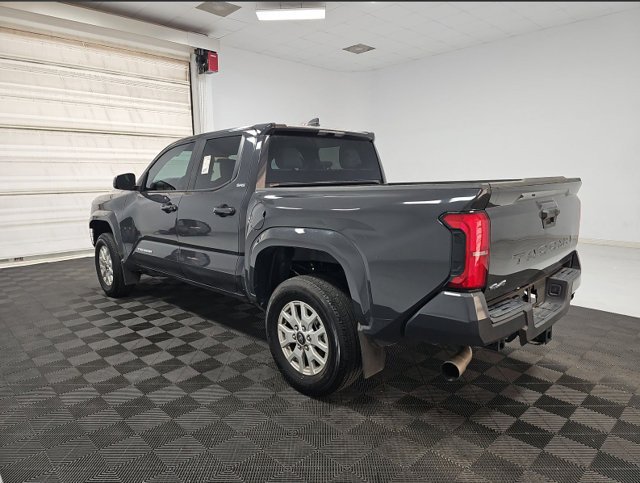 Used 2024 Toyota Tacoma SR5 AWD/4WD image 4