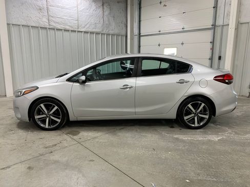 Used 2017 Kia Forte EX image 19