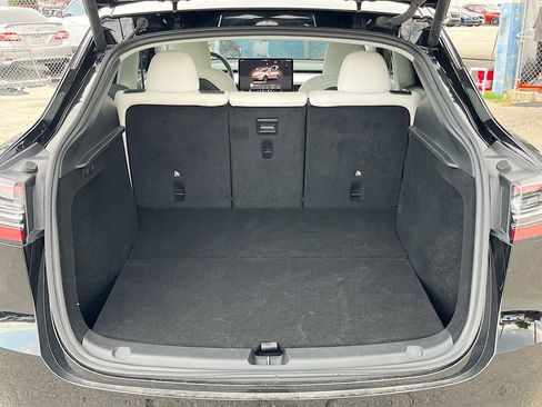 Used 2025 Tesla Model Y Long Range RWD image 26