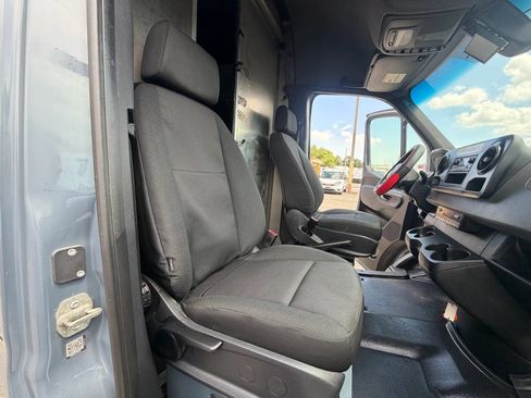 Used 2019 Mercedes-Benz Sprinter 170 image 17