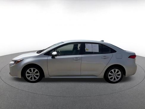 Used 2025 Toyota Corolla LE image 9