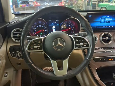Used 2021 Mercedes-Benz GLC 300 4MATIC image 2