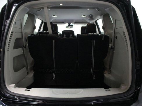 Used 2024 Chrysler Pacifica Touring-L FWD image 31