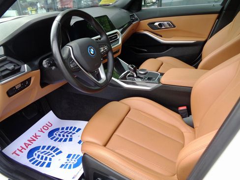 Used 2022 BMW 330e xDrive w/ Driving Assistance Package image 10
