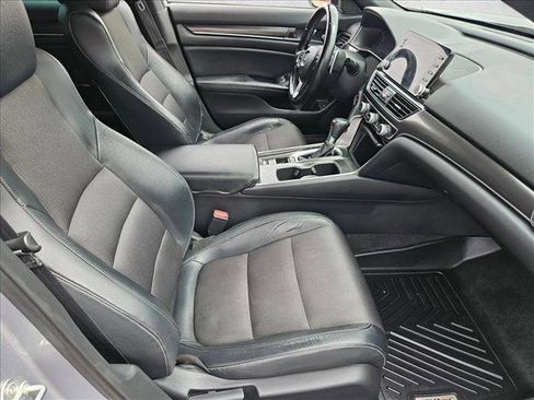 Used 2018 Honda Accord Sport image 26