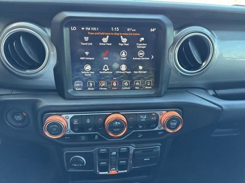 Used 2019 Jeep Wrangler Unlimited Sahara w/ Uconnect 4C Nav & Sound Group AWD/4WD image 14