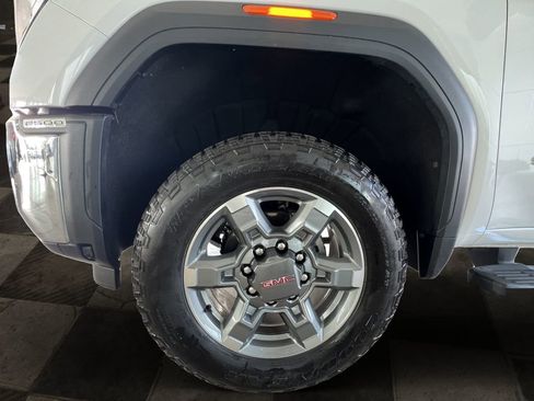 Certified 2025 GMC Sierra 2500 SLT w/ SLT Premium Package image 9