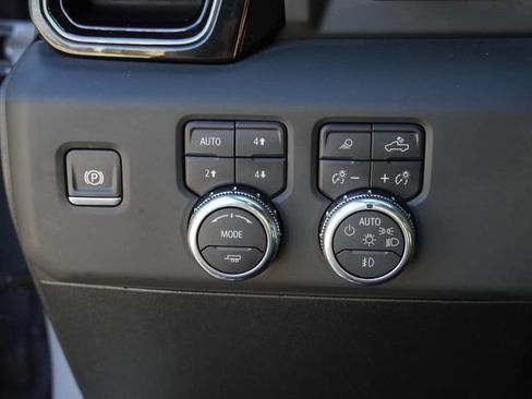 Used 2025 GMC Sierra 2500 AT4X AWD/4WD image 24
