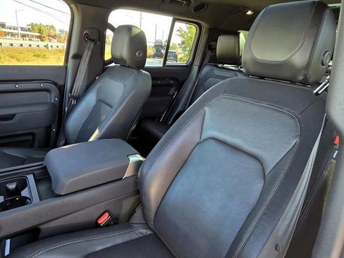 Used 2023 Land Rover Defender 130 X-Dynamic SE image 20