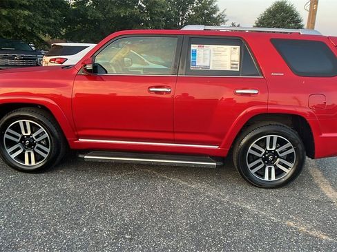 Used 2022 Toyota 4Runner Limited image 8