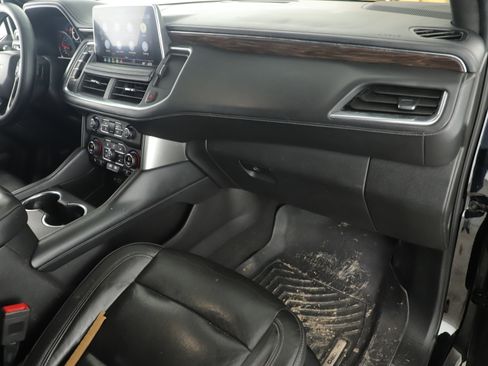 Used 2021 Chevrolet Tahoe LT w/ LT Signature Package image 18