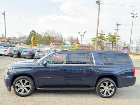 Used 2018 Chevrolet Suburban LT image 7