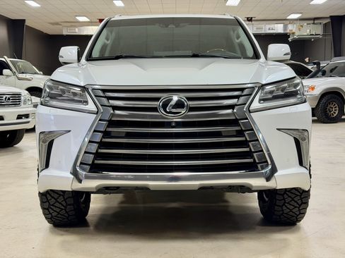 Used 2016 Lexus LX 570 4WD w/ Luxury Package image 3