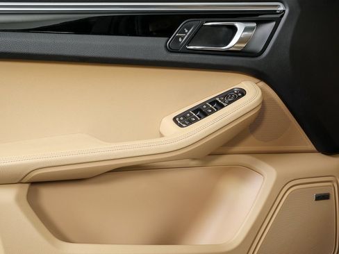 Used 2017 Porsche Macan image 6