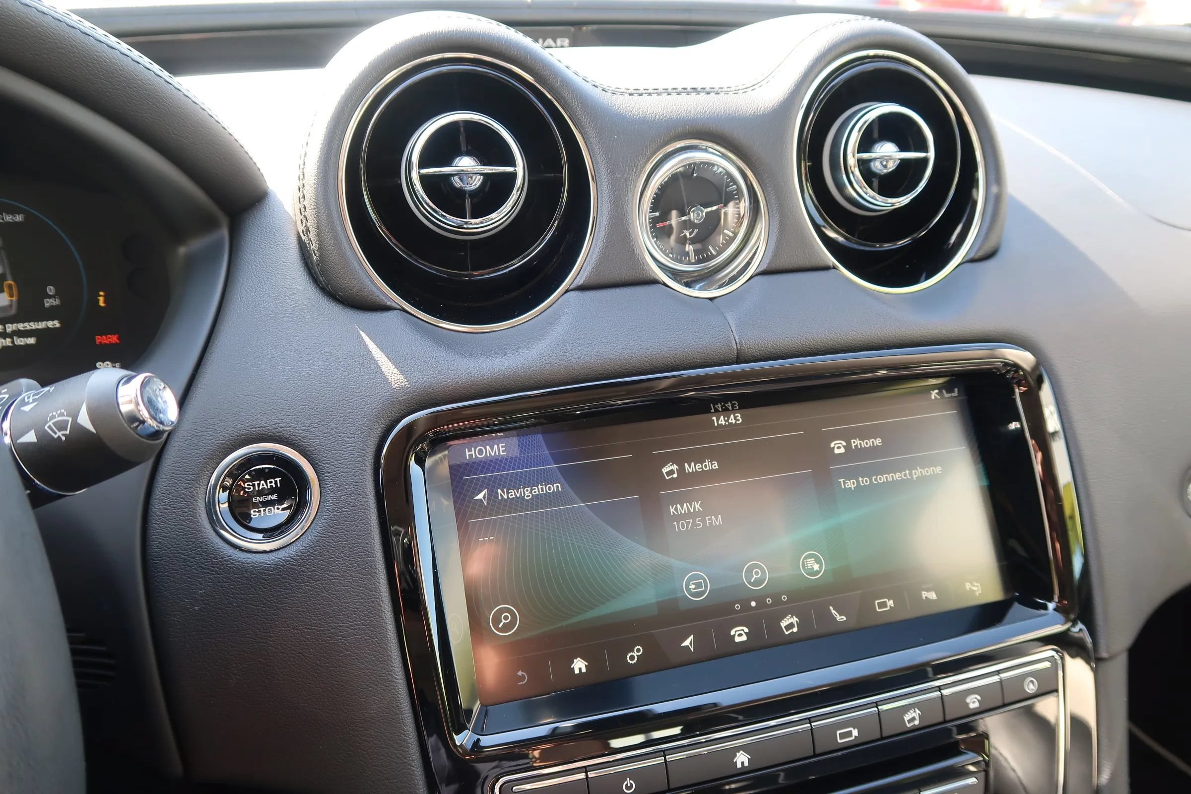Used 2019 Jaguar XJ R-Sport RWD image 31