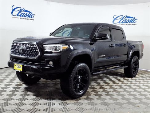 Used 2019 Toyota Tacoma TRD Off-Road image 6