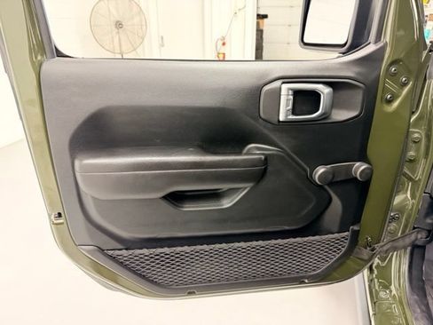 Used 2021 Jeep Wrangler Sport AWD/4WD image 19