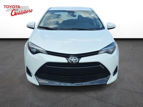 Used 2018 Toyota Corolla LE FWD image 2