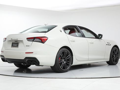 Certified 2023 Maserati Ghibli Modena RWD image 5