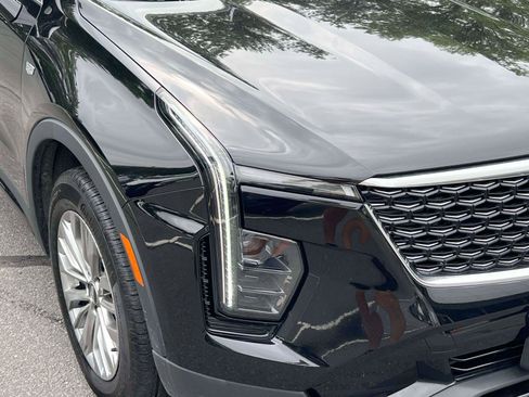 Used 2025 Cadillac XT4 Premium Luxury AWD/4WD image 7