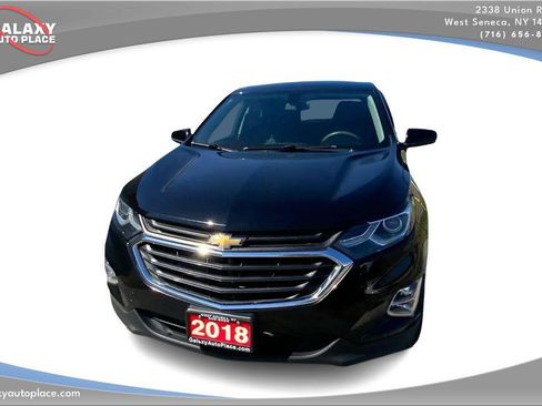 Used 2018 Chevrolet Equinox LT image 2