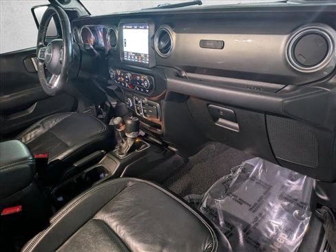 Used 2020 Jeep Wrangler Unlimited Sahara image 22