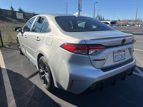 Used 2025 Toyota Corolla SE image 4