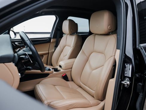 Used 2024 Porsche Macan image 5