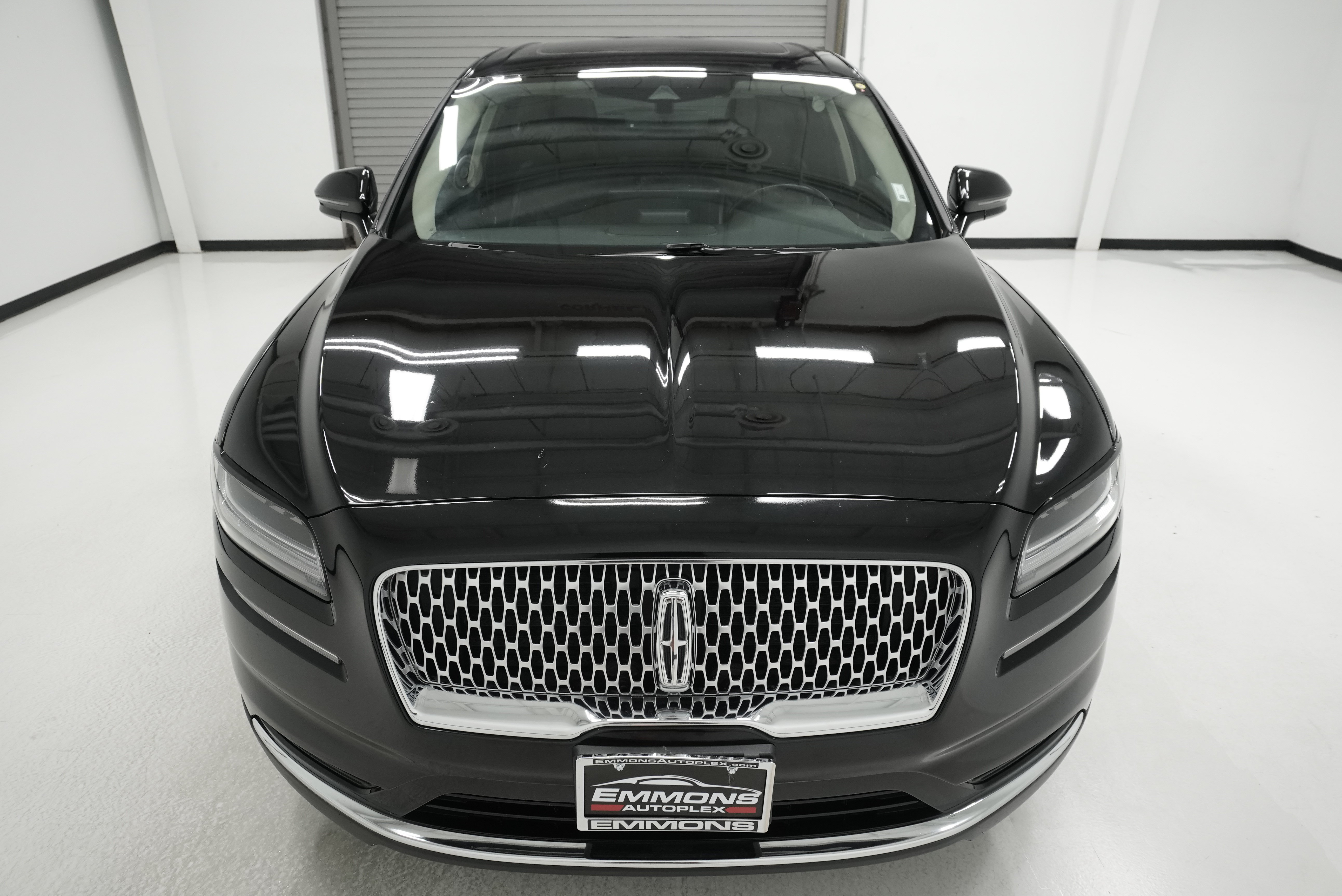 Used 2021 Lincoln Nautilus Reserve FWD image 2