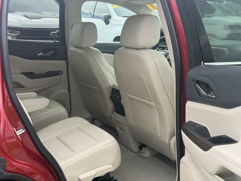 Used 2023 GMC Acadia Denali w/ Denali Ultimate Package FWD image 30