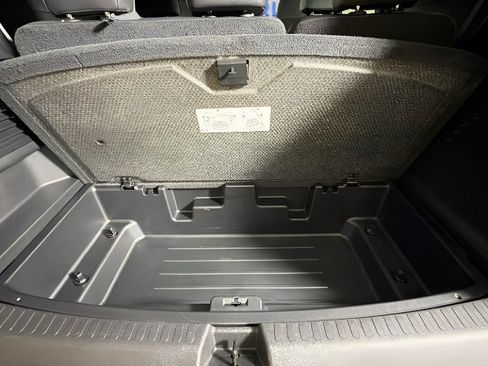 Certified 2024 Chevrolet Traverse RS FWD image 34