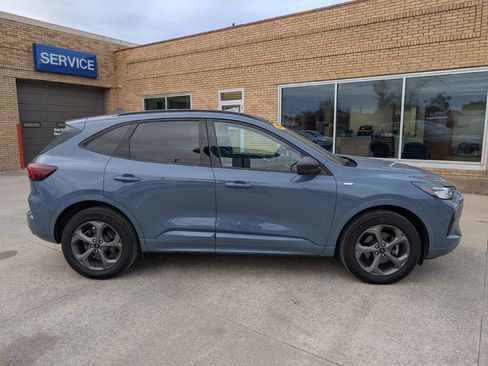 Used 2023 Ford Escape ST-Line w/ Tech Pack #1 image 5