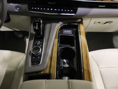 Used 2023 Cadillac Escalade ESV Sport Platinum AWD/4WD image 31