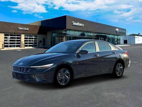 New 2026 Hyundai Elantra SEL Sport image 2