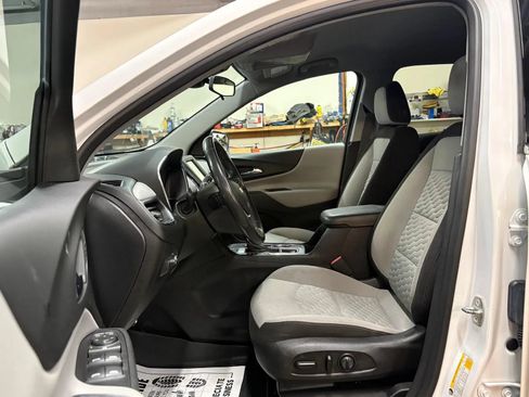 Used 2019 Chevrolet Equinox LT AWD/4WD image 19