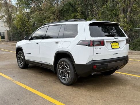 New 2026 Jeep Cherokee Laredo image 5