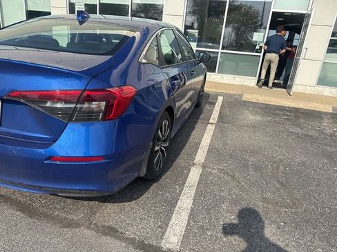 Used 2024 Honda Civic EX image 6