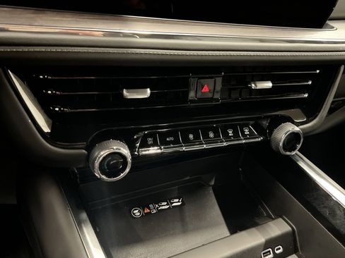 Used 2025 Chevrolet Tahoe LT image 17