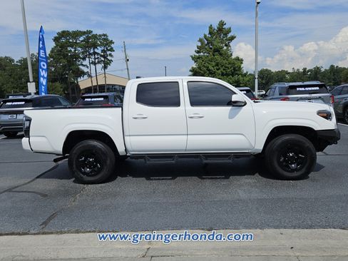 Used 2023 Toyota Tacoma SR AWD/4WD image 6