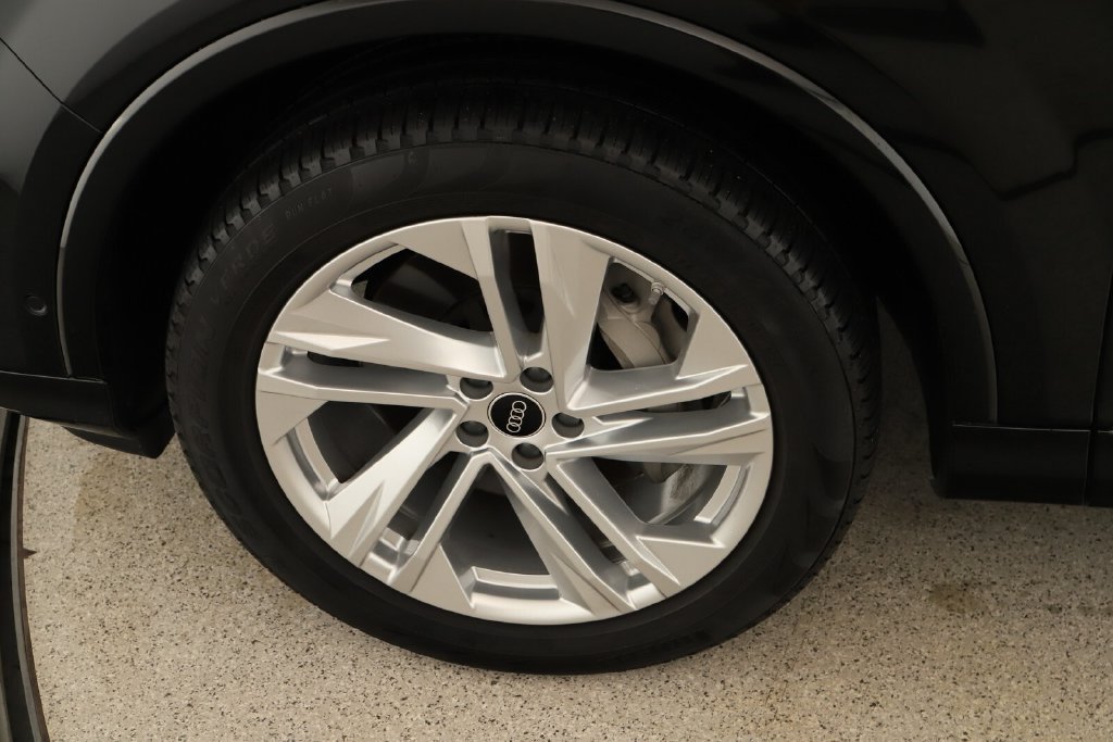 Used 2023 Audi Q7 2.0T Premium AWD/4WD image 32