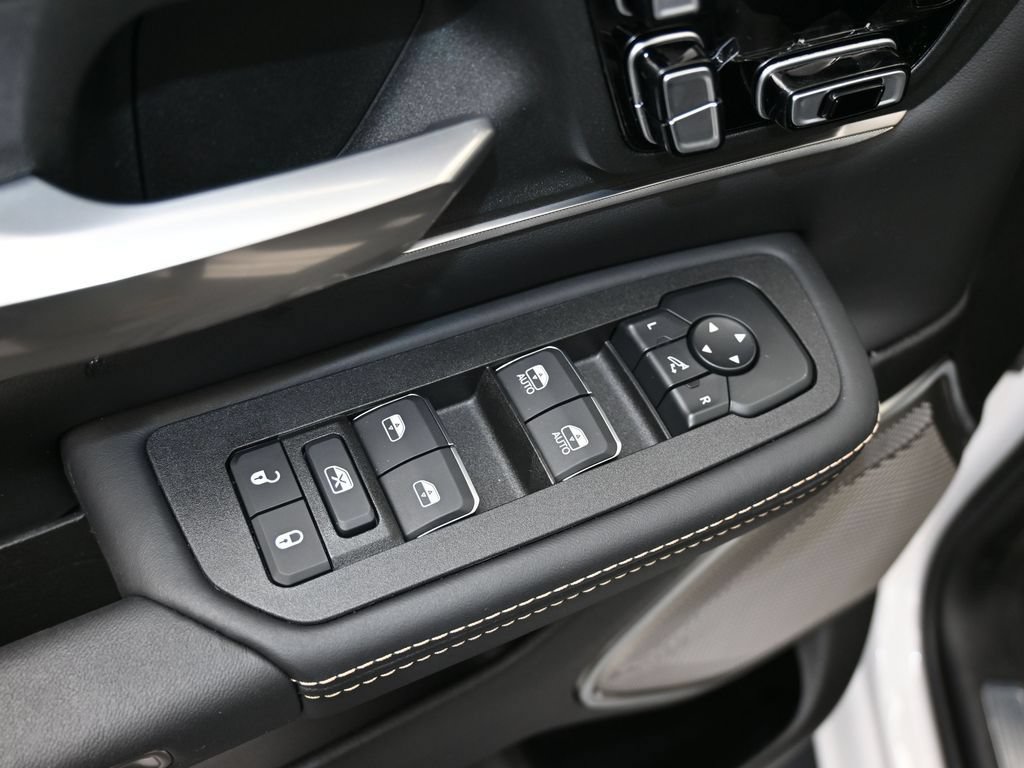 Used 2026 RAM 1500 Tungsten AWD/4WD image 13