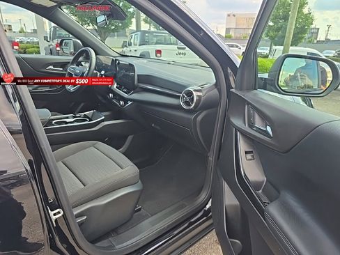 Used 2026 Chevrolet Equinox LT FWD image 19
