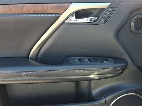 Used 2020 Lexus RX 350L Premium w/ Premium Package image 13