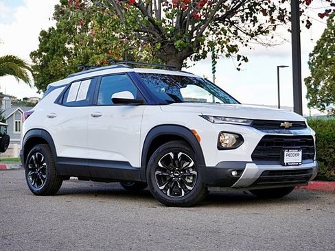 Used 2022 Chevrolet TrailBlazer LT w/ Convenience Package image 2