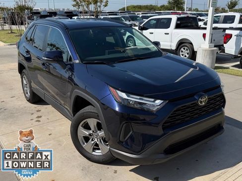Used 2025 Toyota RAV4 XLE FWD image 3