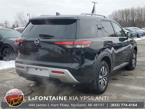 Used 2023 Nissan Pathfinder SL image 4