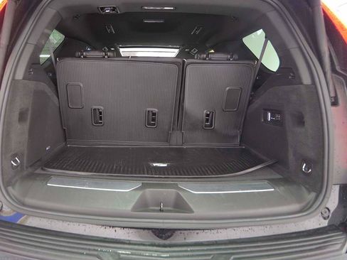 Used 2021 Cadillac Escalade Premium Luxury image 11