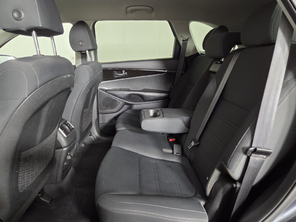 Used 2020 Kia Sorento LX w/ LX I4 Convenience Package FWD image 22